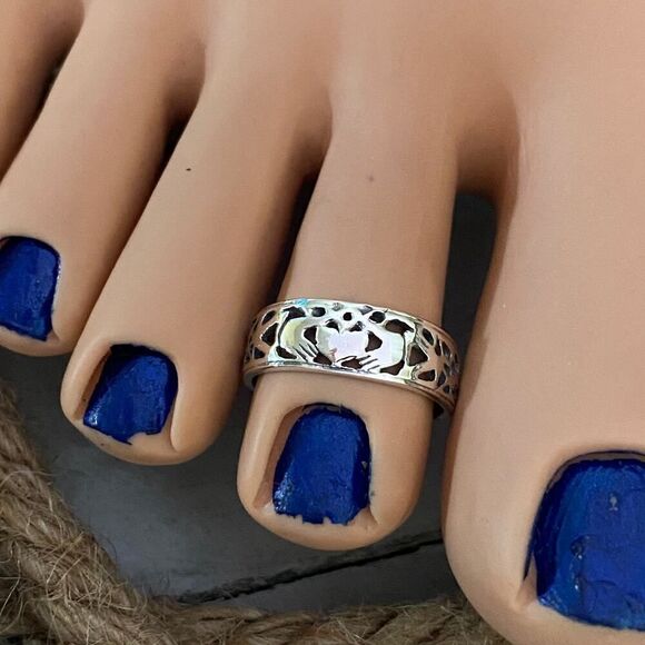 Sterling Silver Claddagh Band Toe Ring - Picture 3 of 4